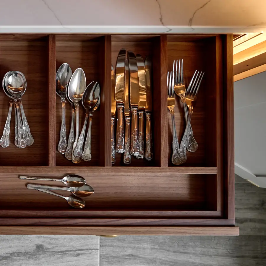 Villiers Kitchen | Beaded frame | Bespoke | Will Mundy